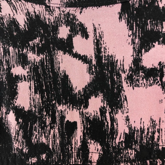 Rock & Republic Grommet Collar Top - Picture 3 of 5